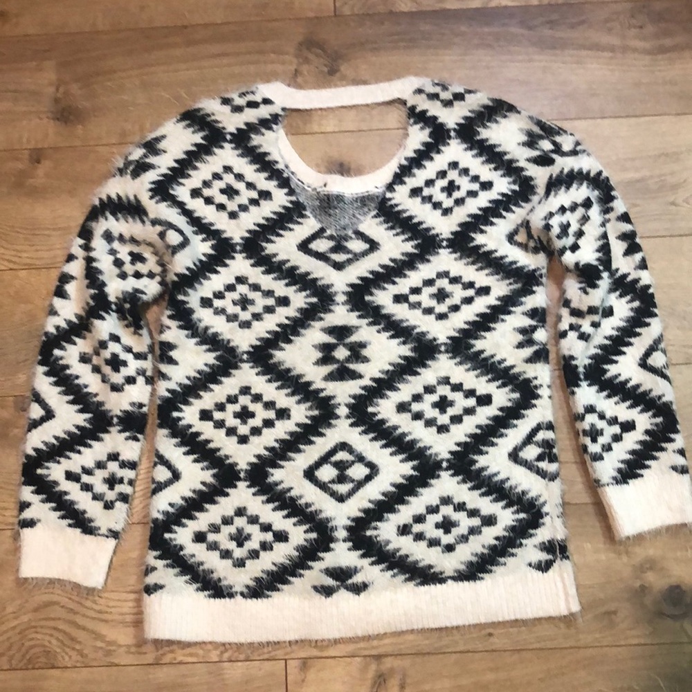 Open Back Sweater - Picture 2 of 2